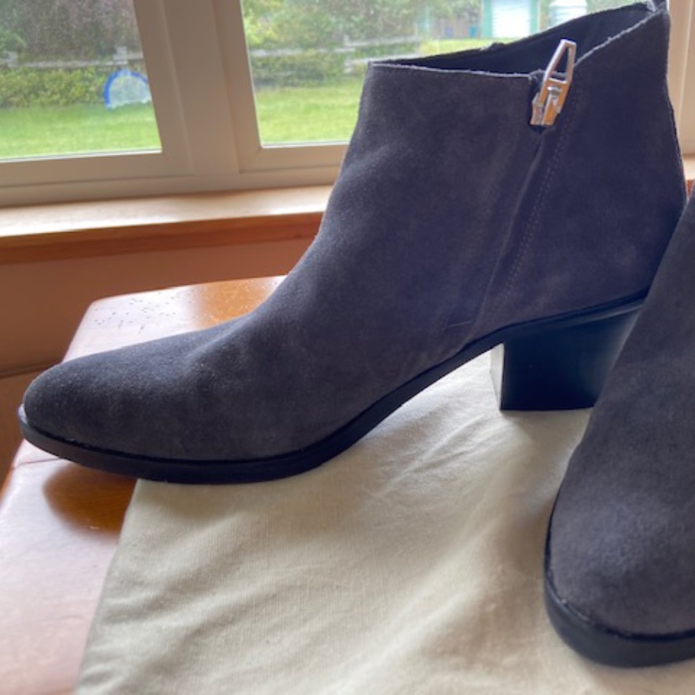 Dolce Vita Elza Suede Heeled Boots/Dark Grey /Sz 9